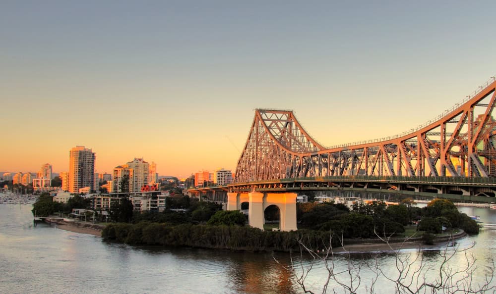 hot summer days in Brisbane (outdoor lifestyle)